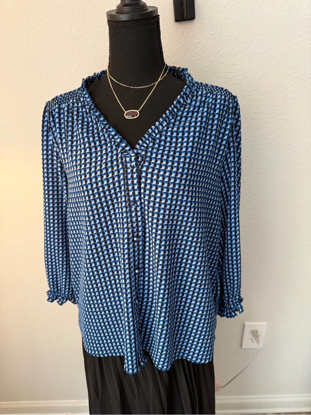 CeCe Blue Geometric Button-Front Blouse